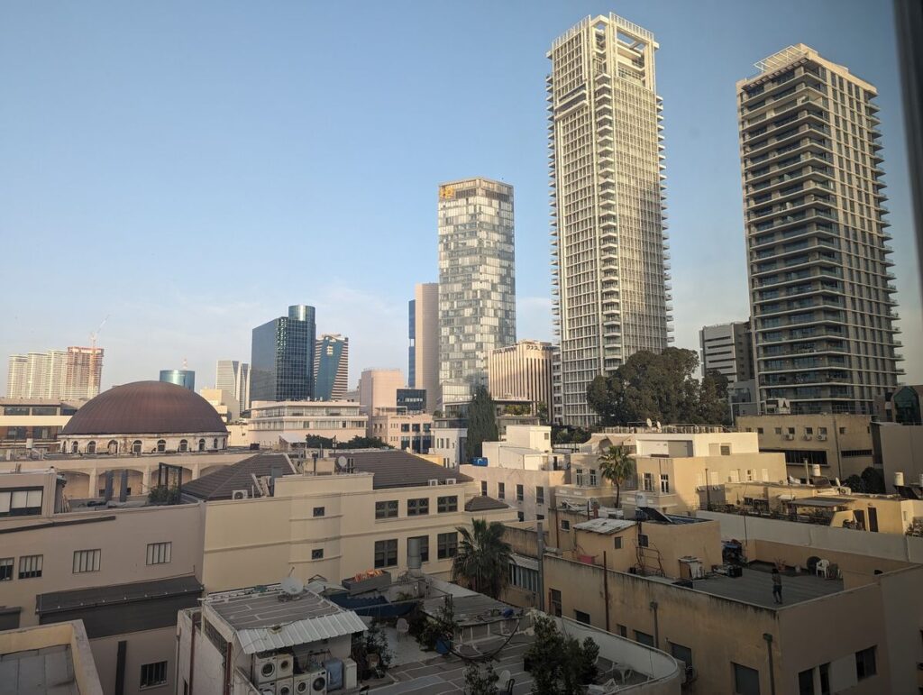 Israel Reports Tourist Arrivals Increase to Start 2025