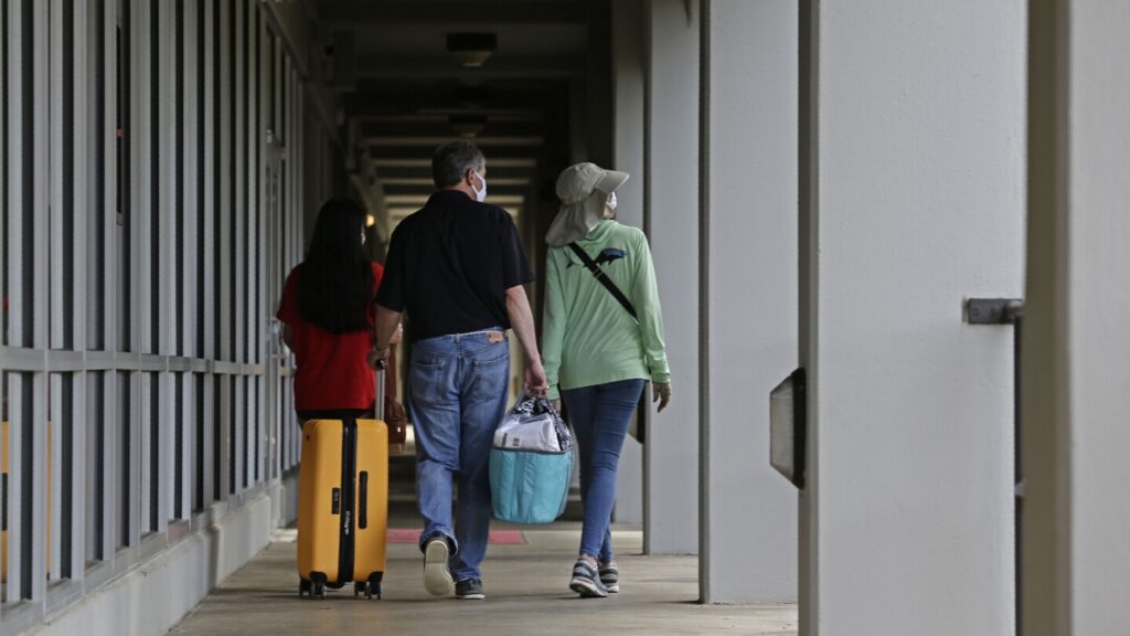 Did your kids move out? How to know if you have empty nest syndrome