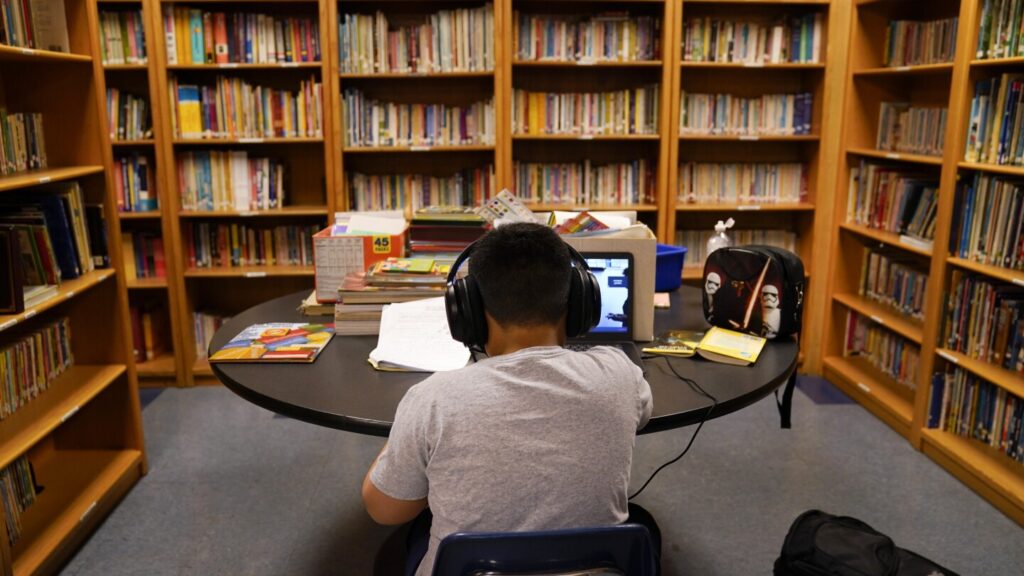 Parents settle lawsuit over LAUSD’s COVID-19 distance learning program