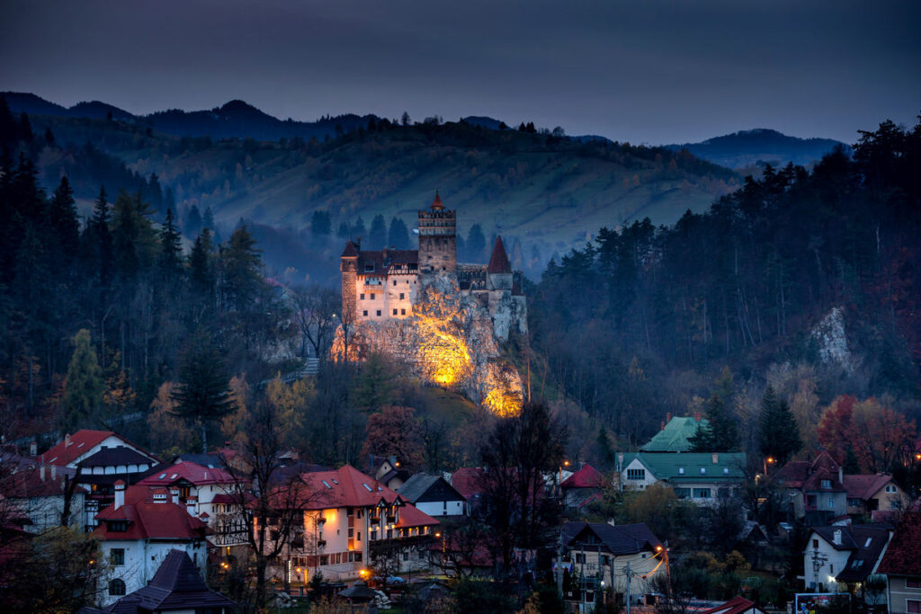 10 of the Coolest Destinations to Visit During Halloween